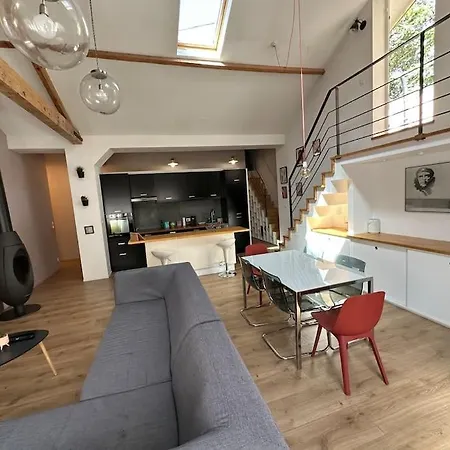 Maison Style Loft 10 Min A Pied Du Centre